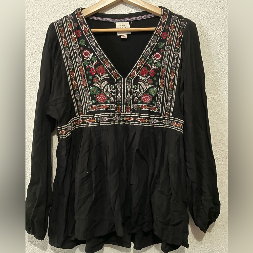 Knox Rose Embroidered Blouse